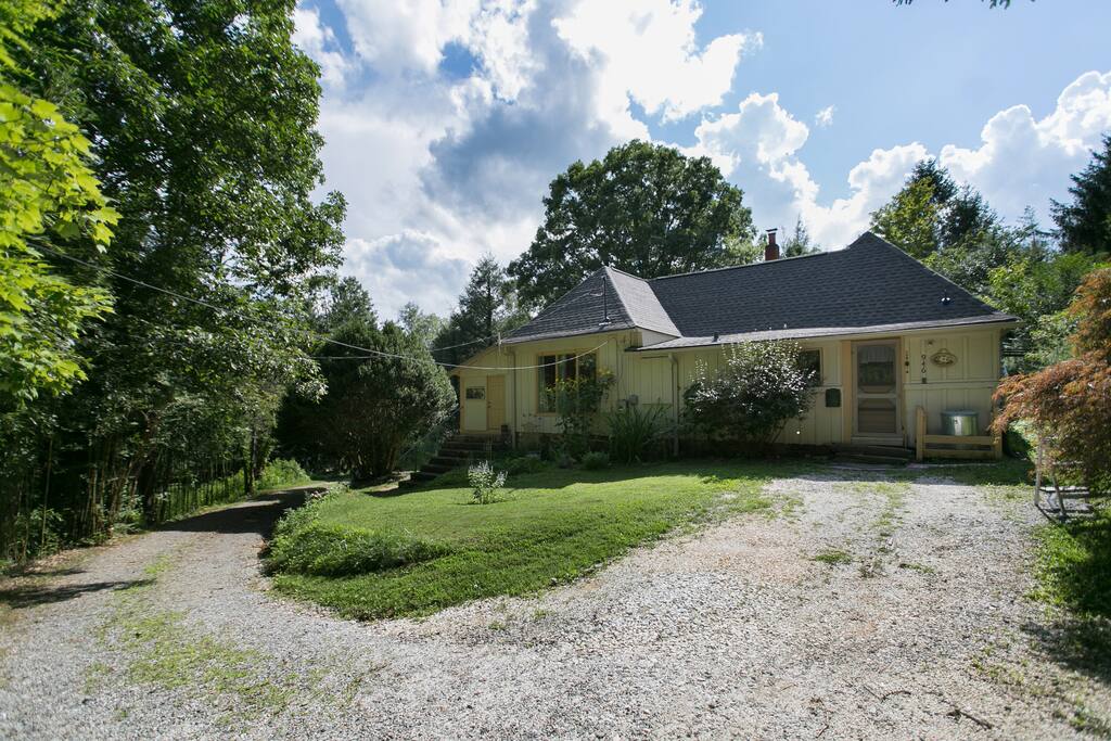 Guffey Mountain Cottage front