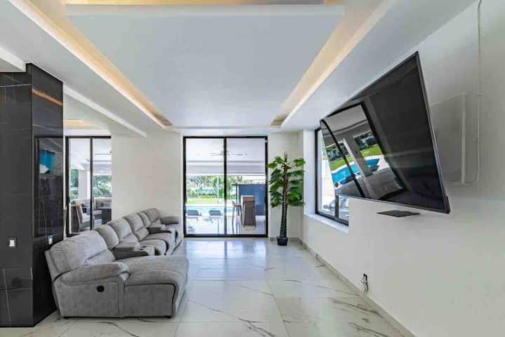 Espectacular Residencia Minimalista "Casa Palmira" - Cuernavaca