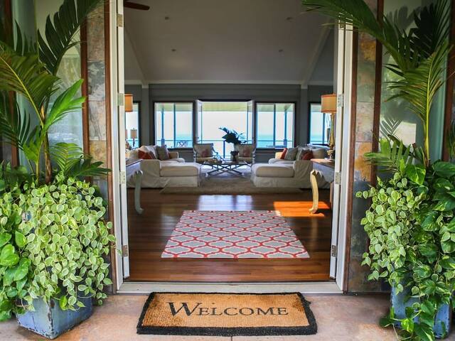Waimea Bay Luxury Estate Views & Hot tub gallery image 4