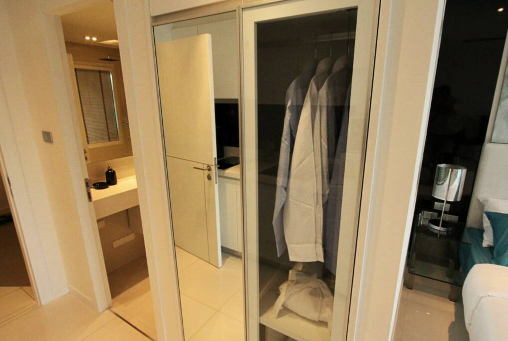 Wardrobe with Private Bathroom