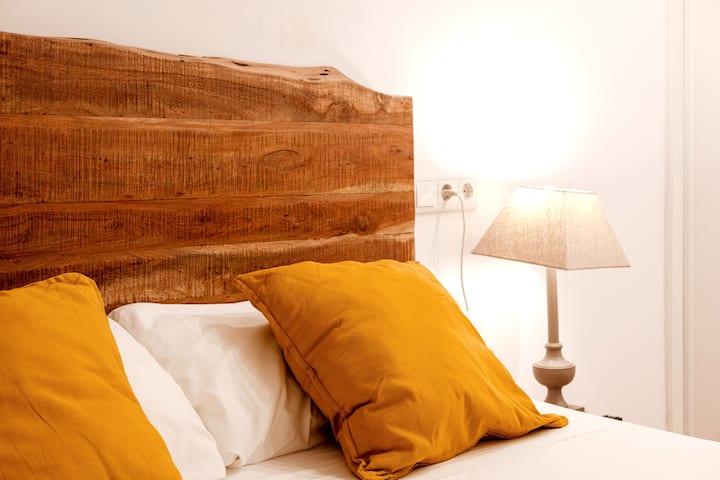 4号卧室，双人床。