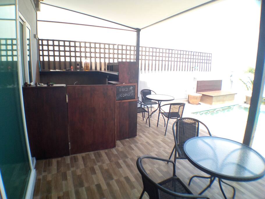 BBQ grill / kitchen