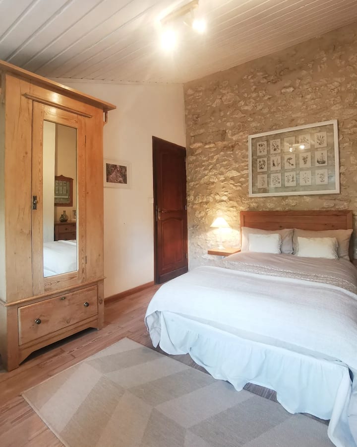 Pequeña cama doble (120 cm)
Dormitorio 2