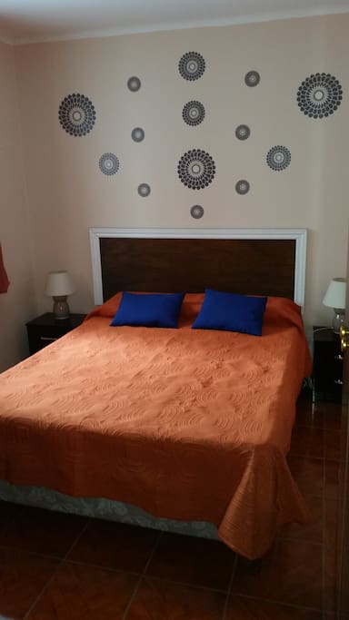Habitación c/aire, tv, cable, baño privado