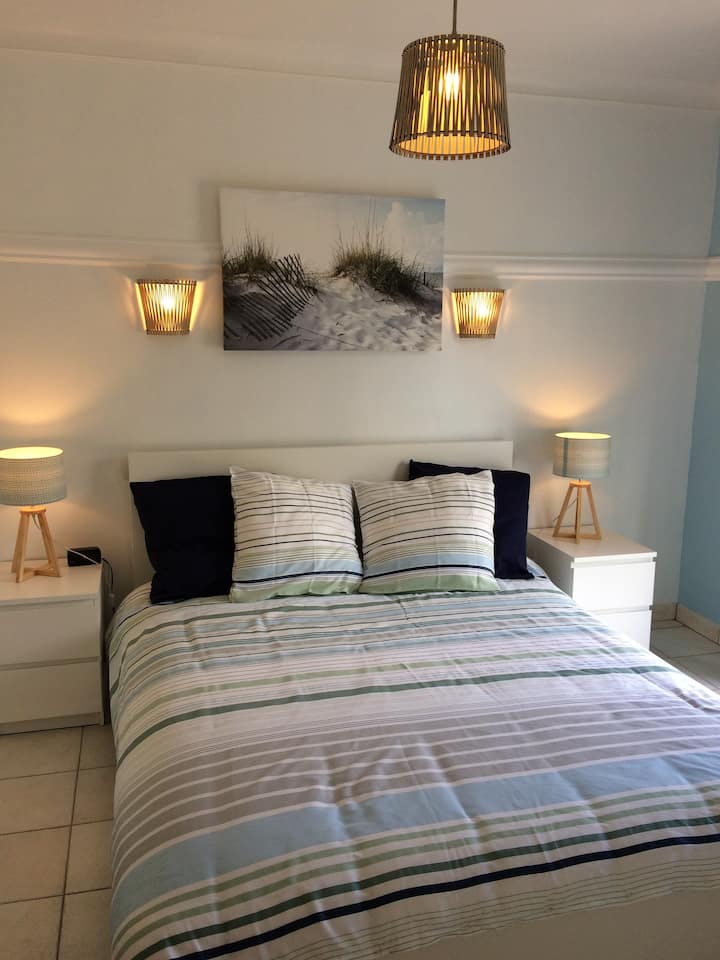 Bedroom 160 bed with wardrobe