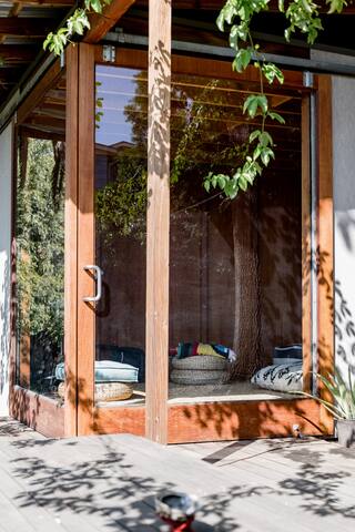 Explore Silver Lake from a Charming Bungalow gallery image 3