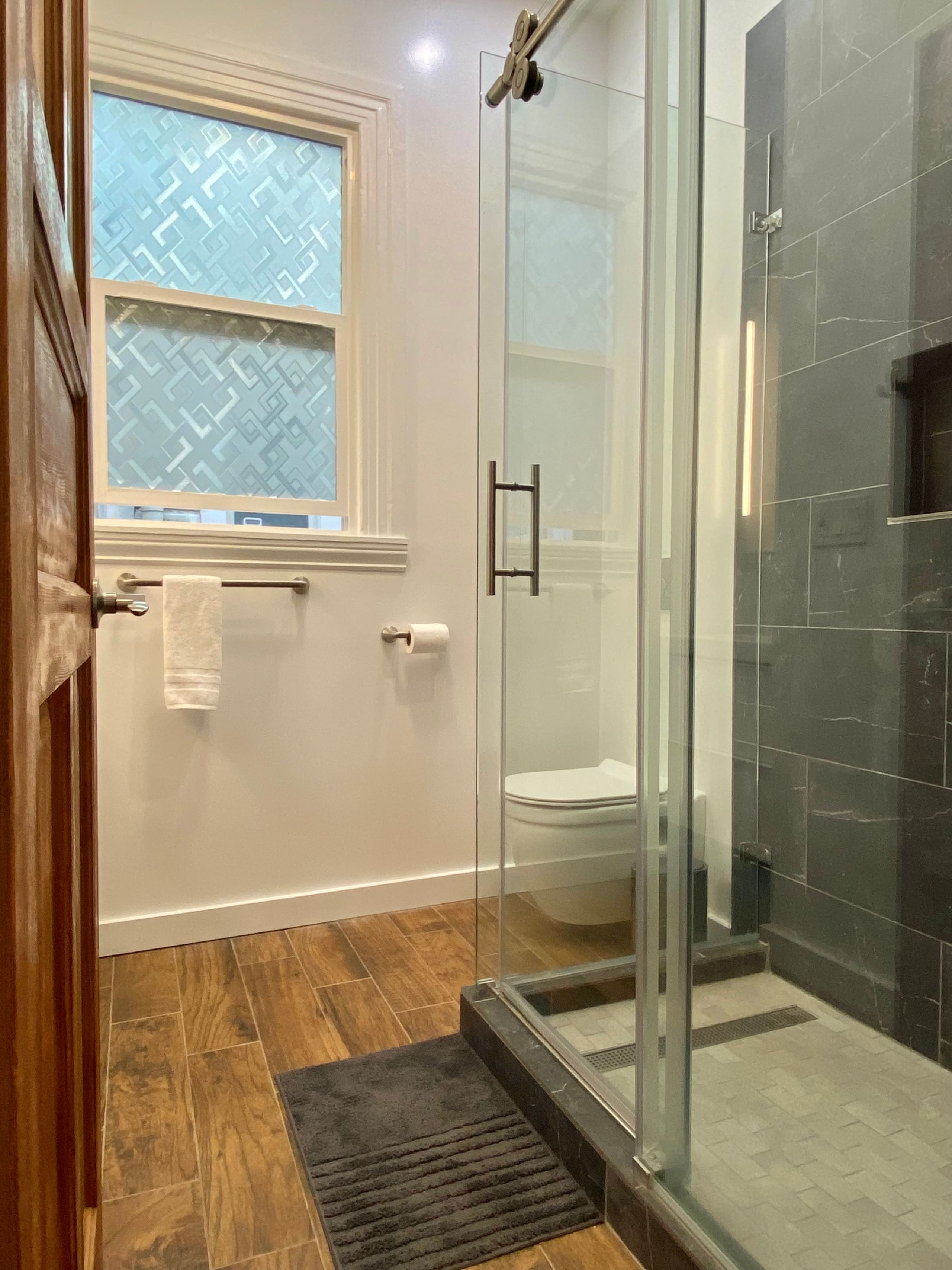 Sunny, Spacious 3 Bedroom Edwardian in the Mission - Image 16