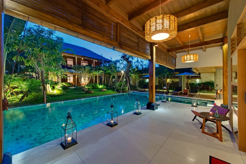 Seating pool view