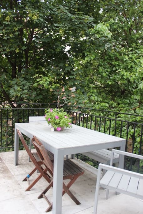 Terrace dining al-fresco.