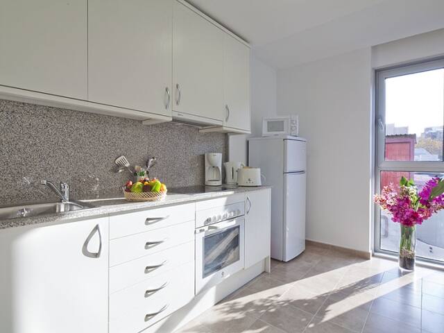 chsw4 Large GroupFlat Las Ramblas-Fira Barcelona! gallery image 5