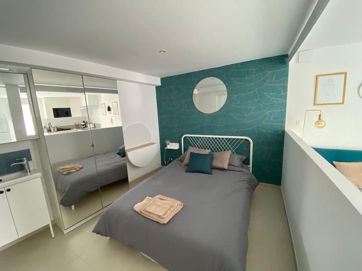 مساحة السرير والمكتب