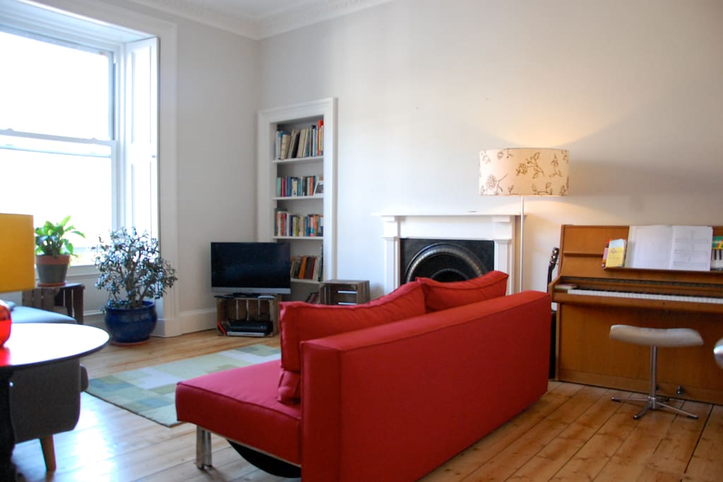 Lounge + sofa bed
