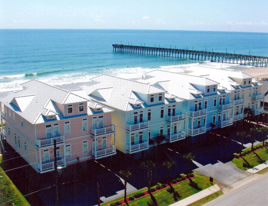 5 bedroom directly on beach close to restaurants and stores