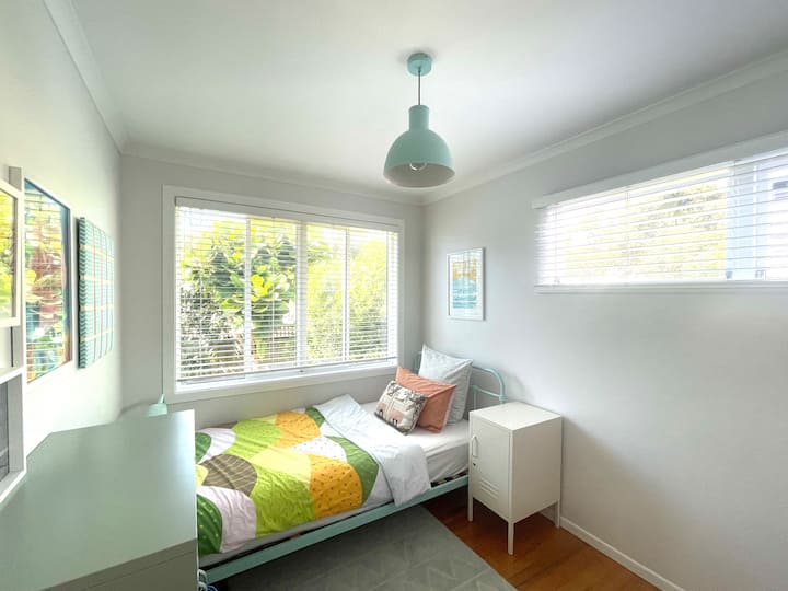 غرفة نوم 3  
سرير فردي كبير، مرتبة أرضية إضافية متاحة 