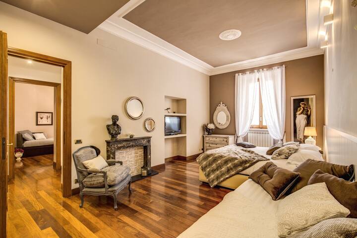 Spanish Steps Miracle Suite gallery image 2