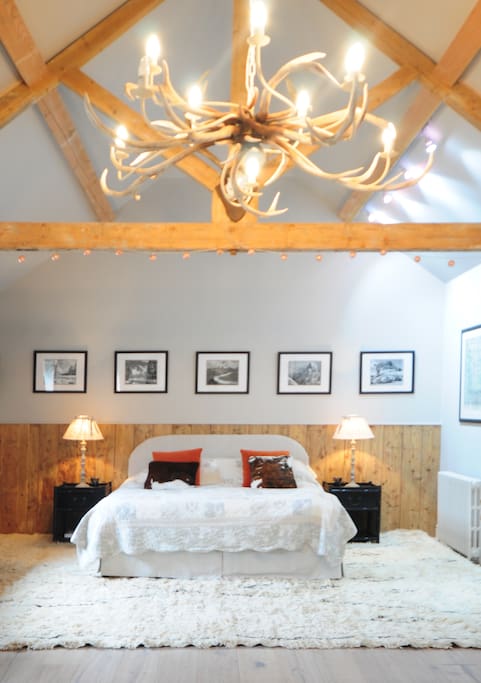 Queen size bed for couples.