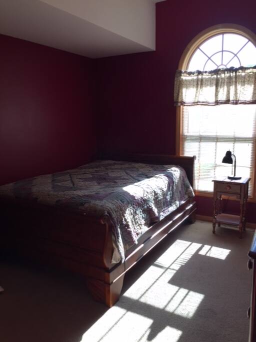 Guest room Queen Bed