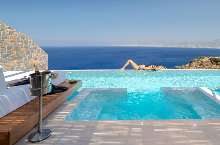 Villa Lucrezia, Sea views & private infinity pool! gallery image 4