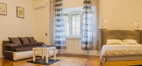 NEW Apartment Walking Distance to Main Square