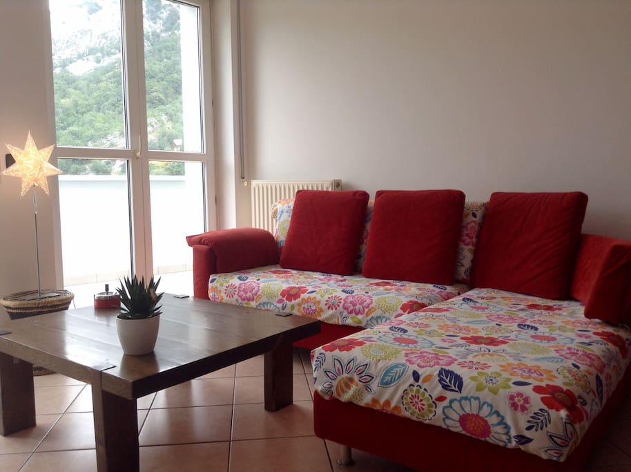Grande divano utilizzabile come terzo posto letto