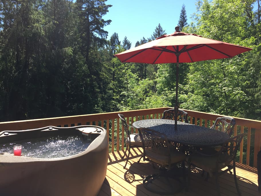Chill out in the hot tub