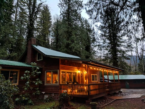 Classic 1925 Riverfront Cabin