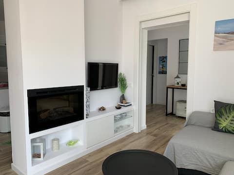Top Airbnb: Lovely house near the beach. en Calafell