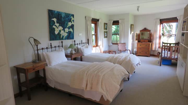 Family Room In Country Feel In The City - 西薩默塞特