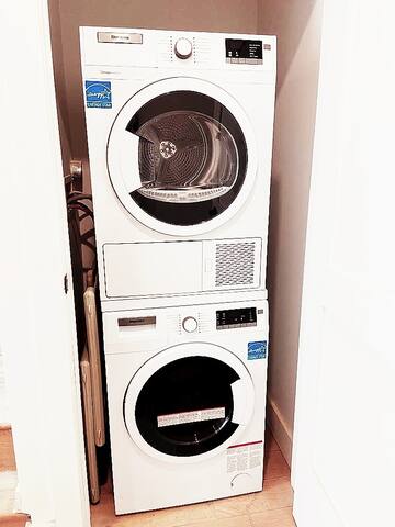 Urban Serenity, Harlem Brownstone Duplex w/ Patio gallery image 5