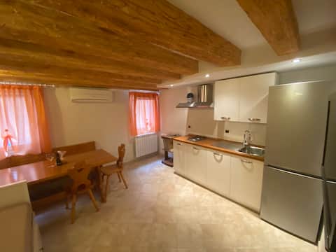 THE LITTLE TAVERN OF VIGO