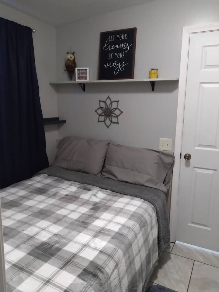 Comfy full size bed with clean linens