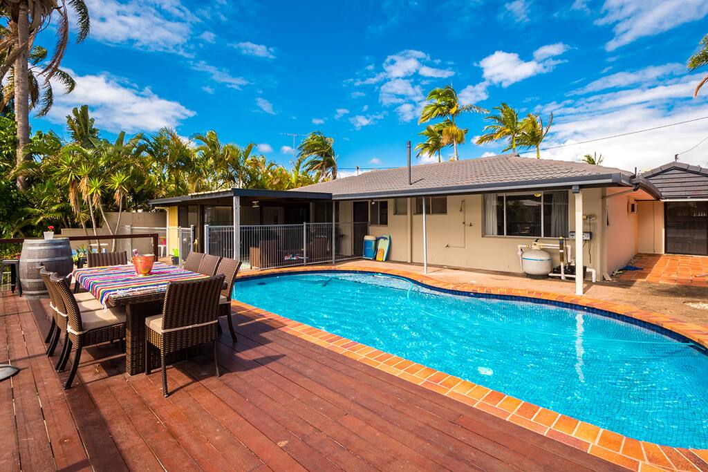 Outdoor - Pool & Deck