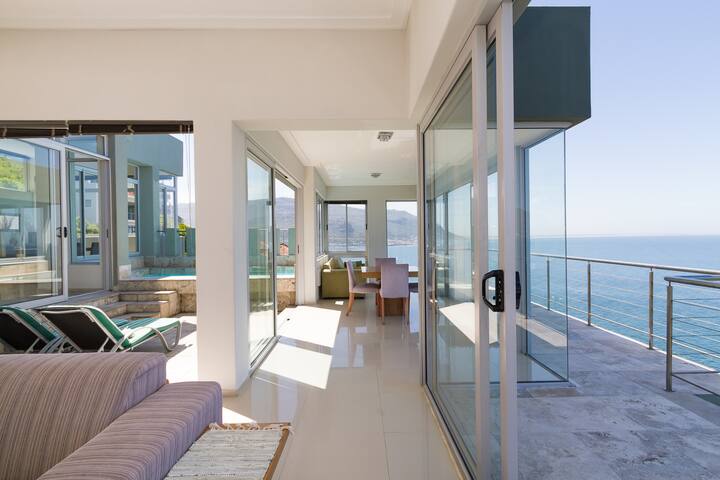 Sea Views Oceans Echo Luxury villa gallery image 5