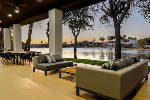 Lake Home: Relax and Unwind in Mission Hidden Gem