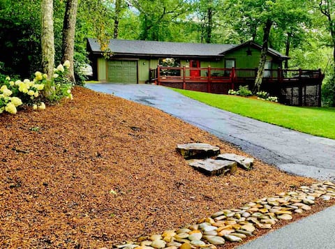 Popular Airbnb listing: Closest to Highlands Main St. And Old Edwards Inn in Highlands