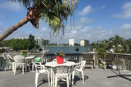 Cozy 1 bedroom with a great view! Apt.#2