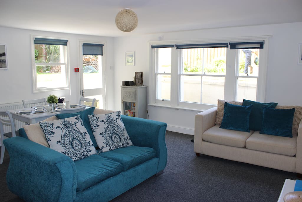Spacious & Bright lounge with sofa and sofa bed