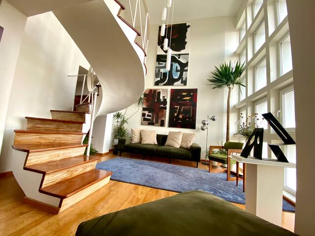 Fabulous architecture, location and design.