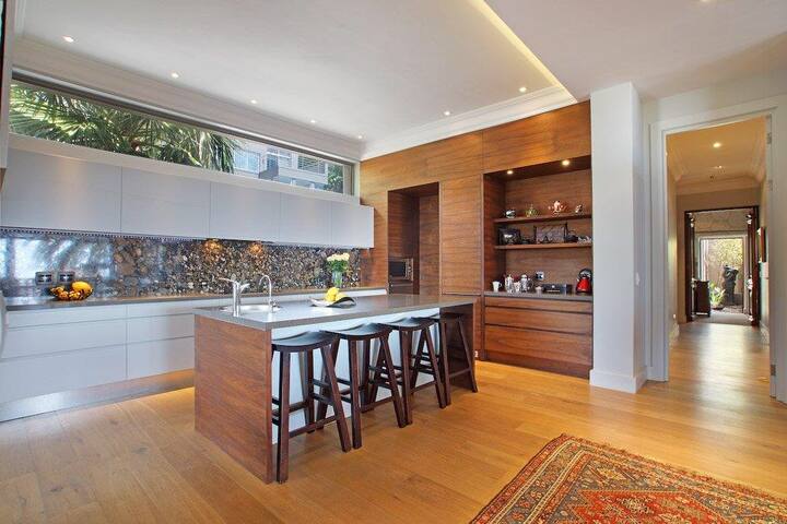 Atlantic Seaboard designer family villa gallery image 4