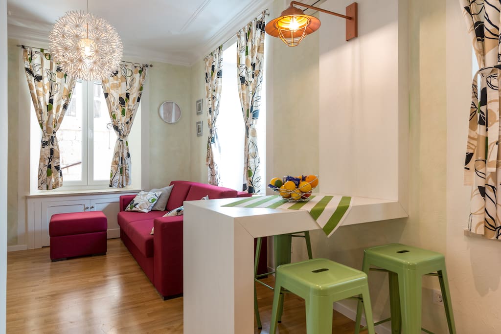Living room with dining for 4 people