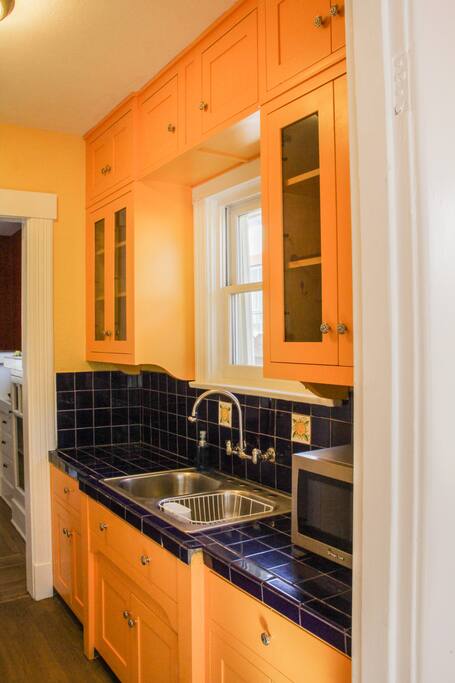 ...more color in the kitchen!