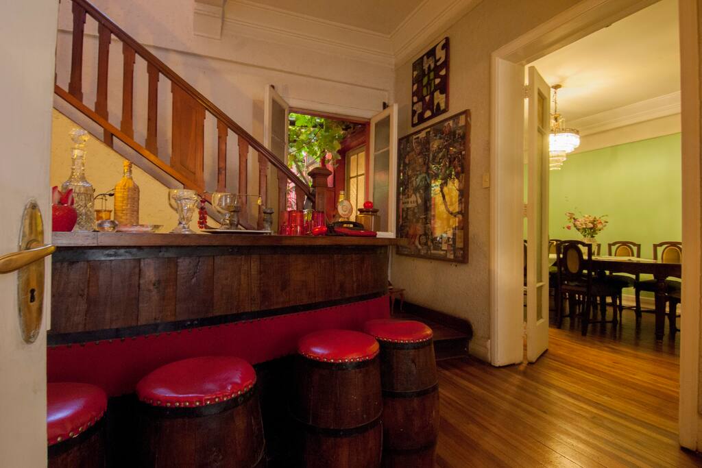 EL BAR AL LADO DEL COMEDOR