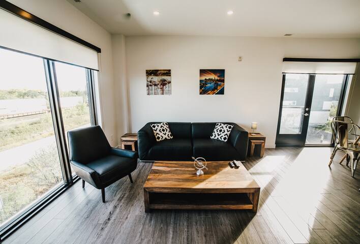 Charming 2BR Apt Close to Assiniboine Park and Zoo