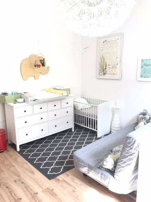 Kinderzimmer oder 2. Schlafzimmer / Arbeitsecke