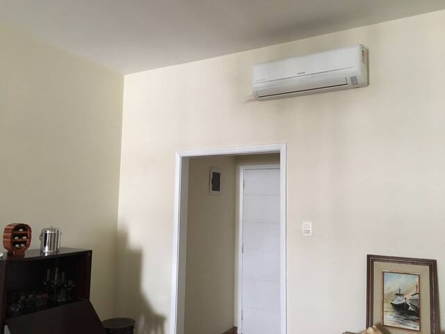 Large apartment w/jacuzzi in Copacabana/Ipanema gallery image 4