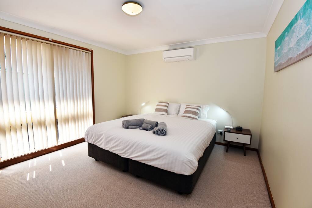 bedroom king bed