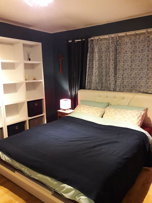 Bed room_Queen bed