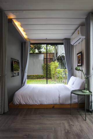 Serene Backyard Riverside Chill Out 1 BR /No.3