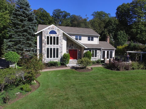 Candlewood Lake Retreat with Private Dock
