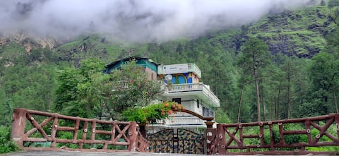 3BHK with rooftopCAFE| Destination Of Peace, Kasol
